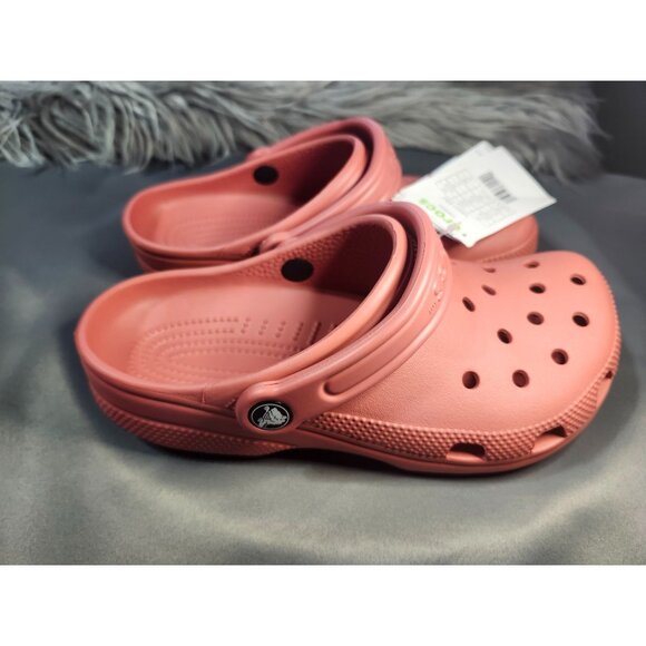 adult unisex Crocs CLASSIC CLOG - men's: 4 - women's: 6 - Strawberry Wine - Picture 1 of 6